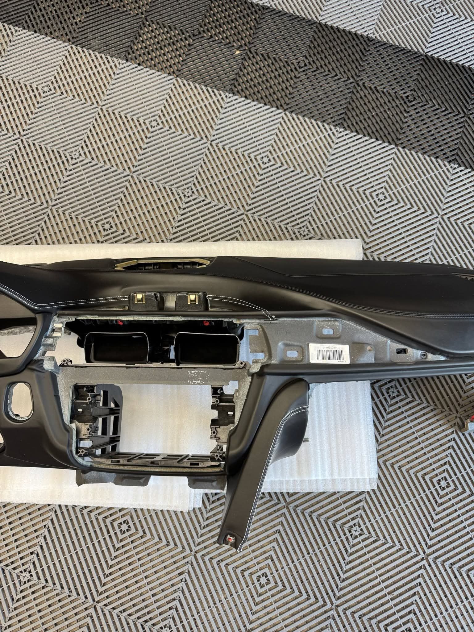 OEM BMW F80 M3 Dash (individual full leather) - Image 3