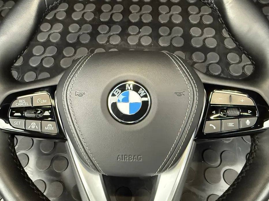 Steering wheel with BMW G30/G31 autopilot - Image 3