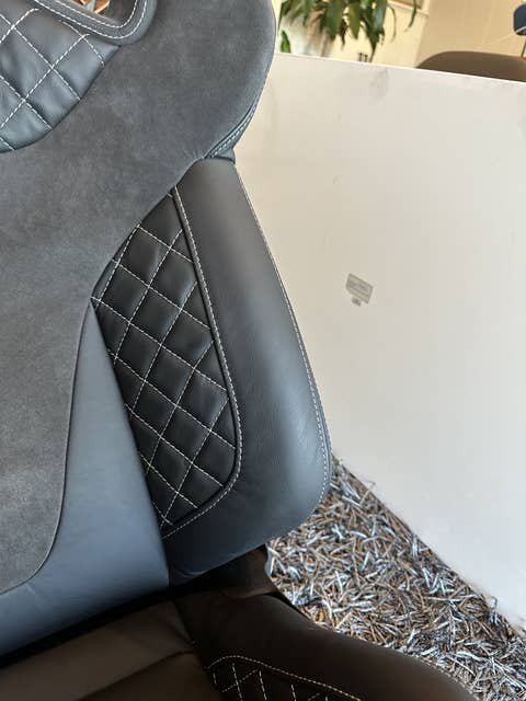 Gen 1 Audi R8 Wingback Seats Diamond Stitched Alcantara - Image 7