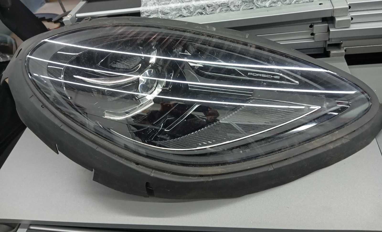 Porsche Macan headlights - Image 3