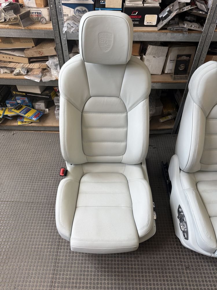 Salon / seats Porsche Macan 95B restyling